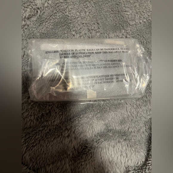 Kate Spade Winter Wonders Large Slim Card Holder new - Picture 4 of 5